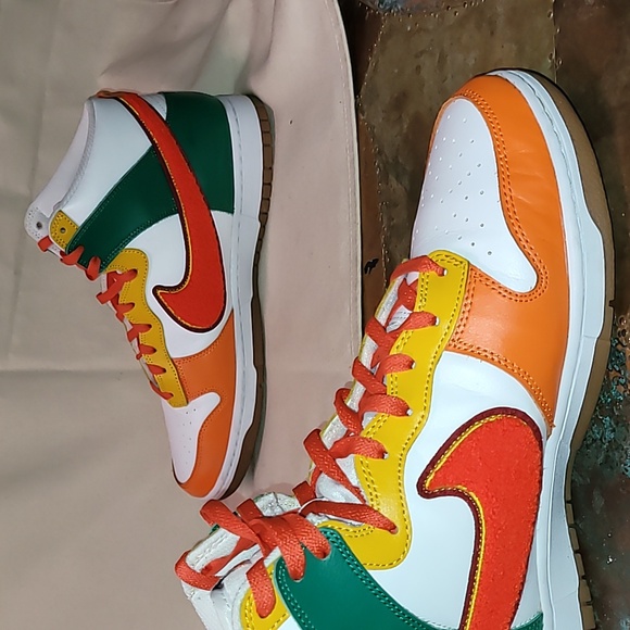 Nike Dunk Hi Retro University. Men's size 13. W/ original box. - Picture 6 of 16